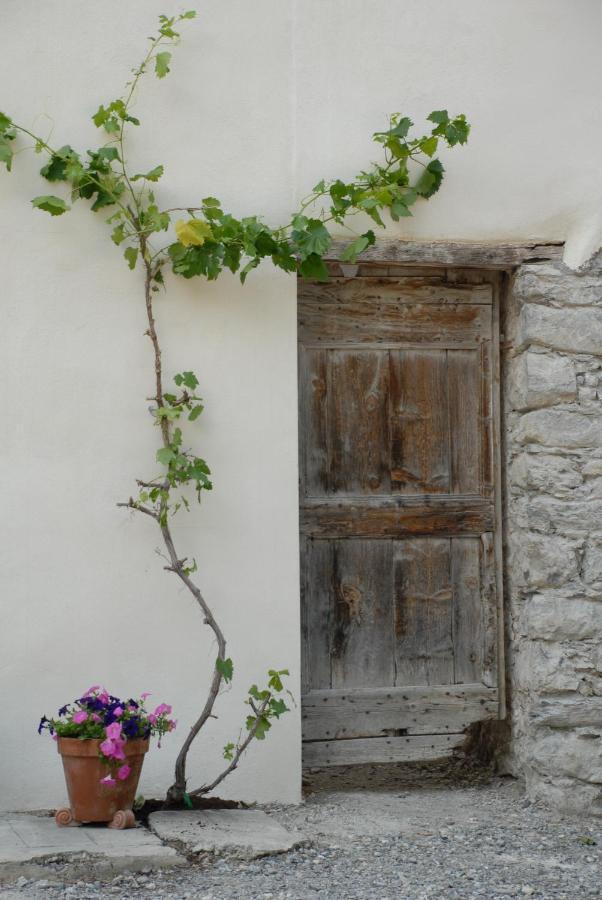 Bed and Breakfast Maison Cimarron à Châteauroux-les-Alpes Extérieur photo