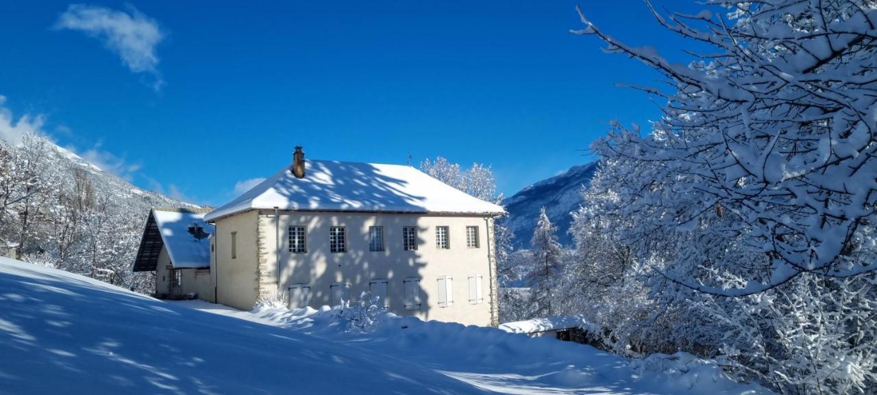 Bed and Breakfast Maison Cimarron à Châteauroux-les-Alpes Extérieur photo